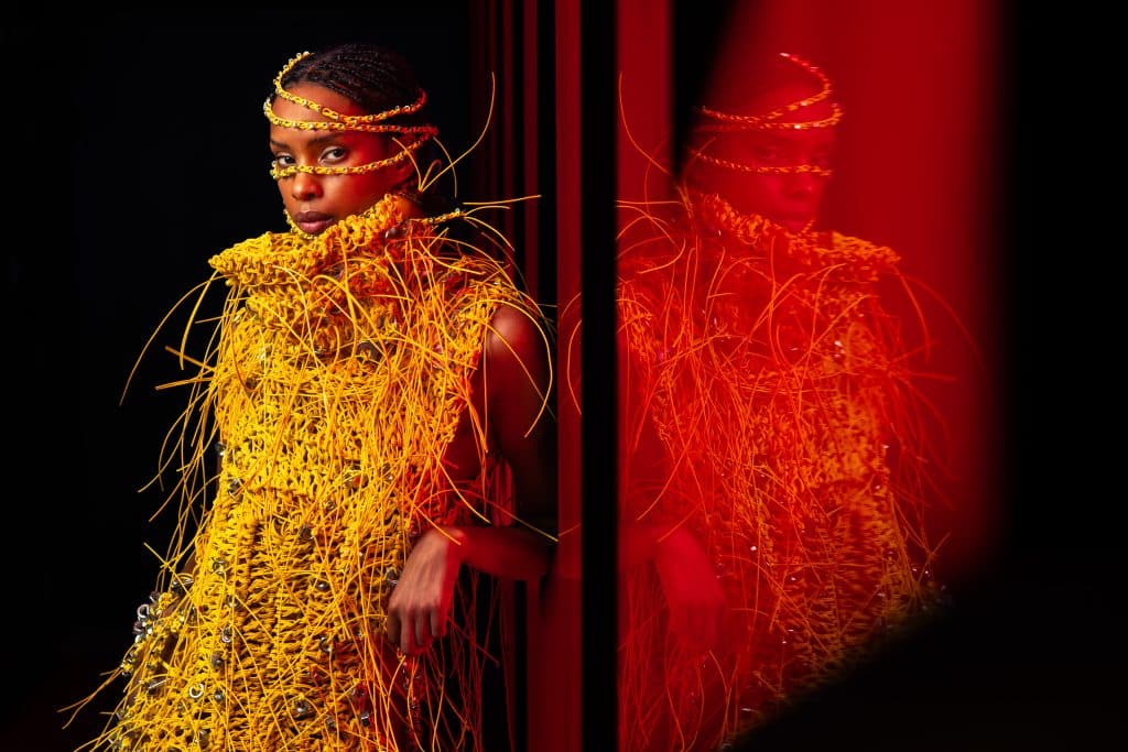 Desvendando o material oculto que conecta nossas vidas digitais